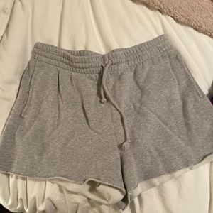 Aritzia TNA cozy boyfriend sweats 5inch worn once